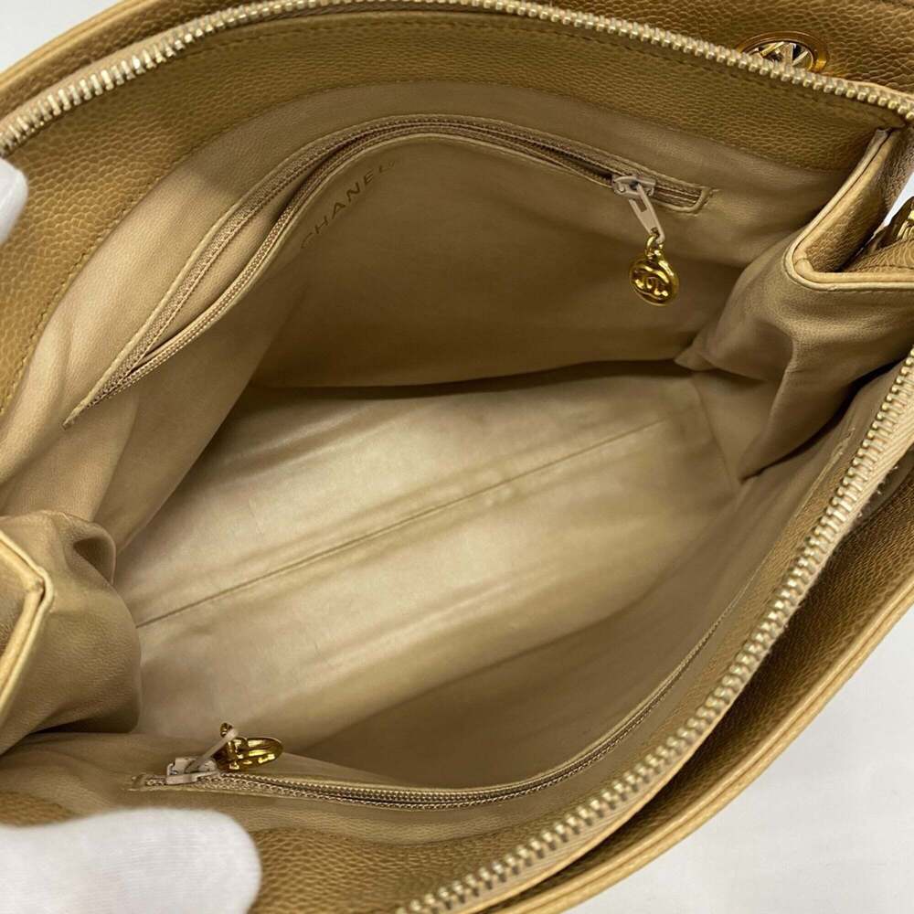 CHANEL Cream Caviar Leather Tote Bag - Picture 4 of 12